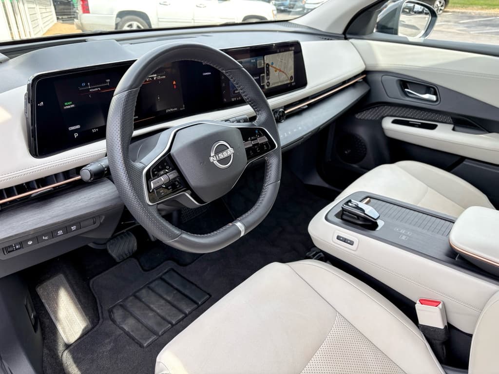 2023 Nissan Ariya view 17