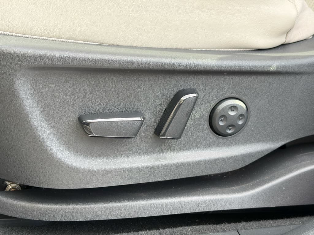 2023 Nissan Ariya view 6