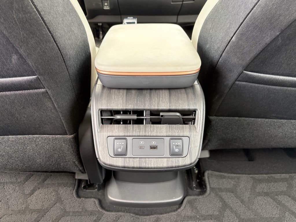 2023 Nissan Ariya view 20