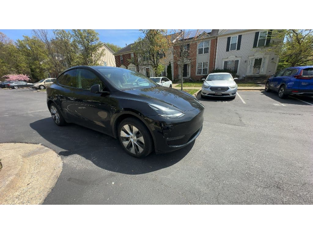 2023 Tesla Model Y view 3
