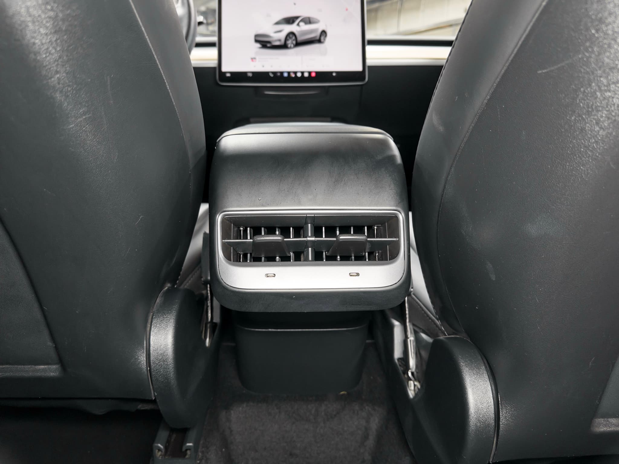 2023 Tesla Model Y view 19