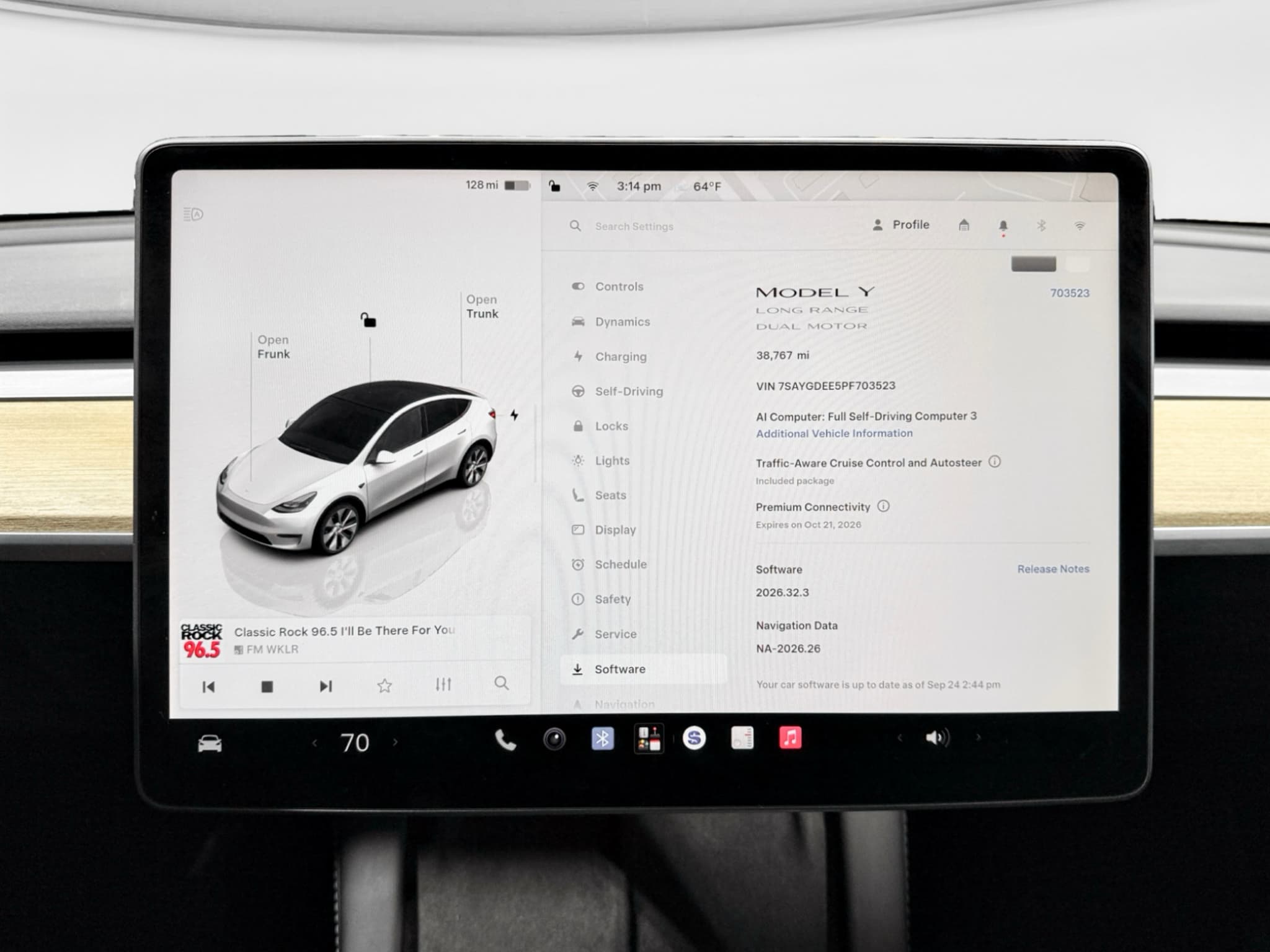 2023 Tesla Model Y view 10