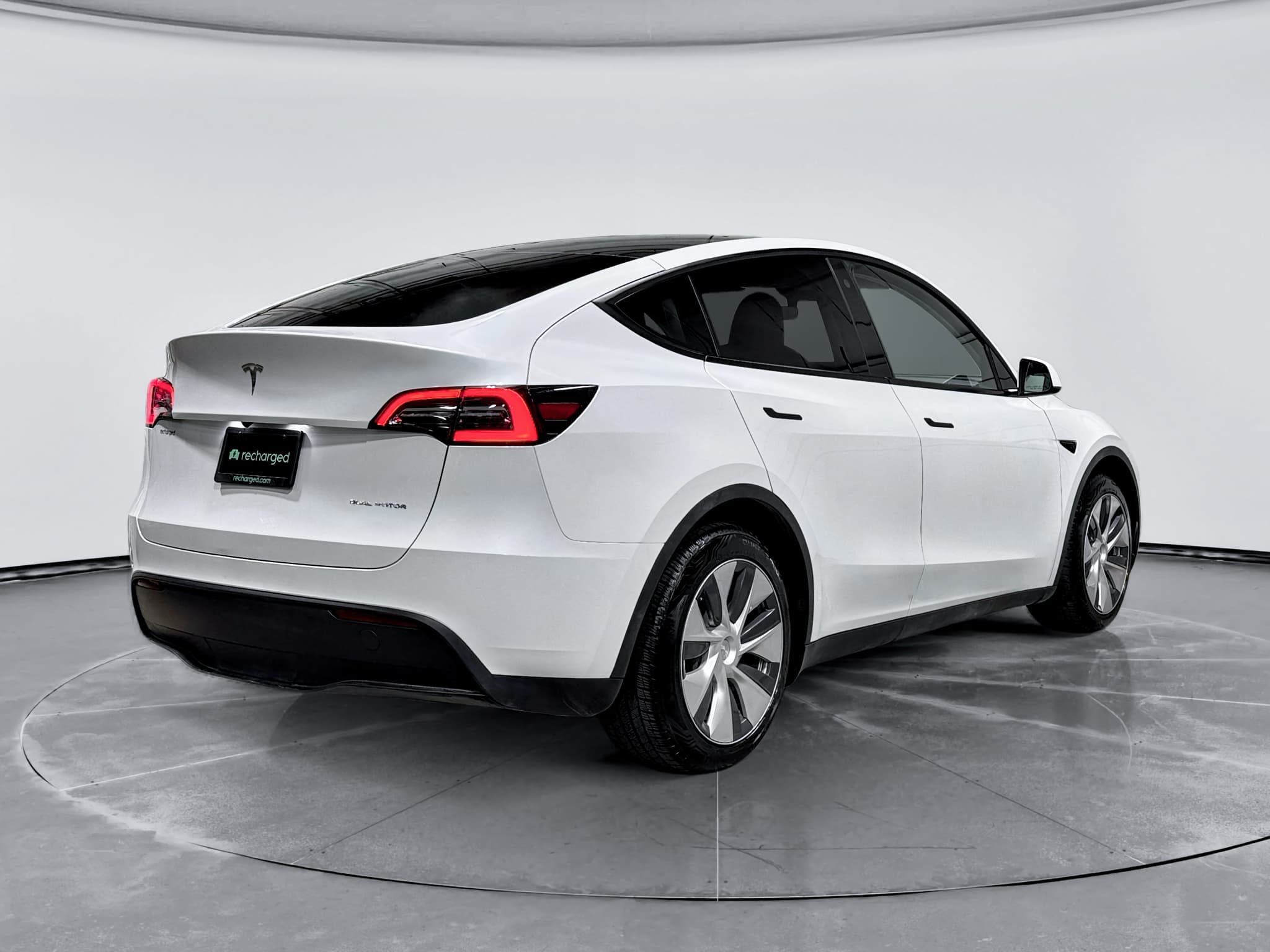2023 Tesla Model Y view 3