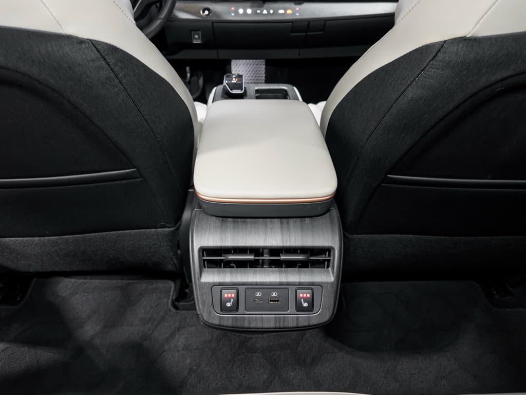 2023 Nissan Ariya view 22