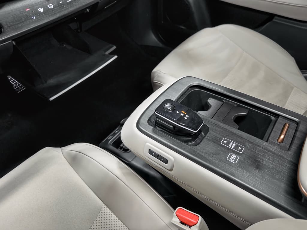 2023 Nissan Ariya view 20