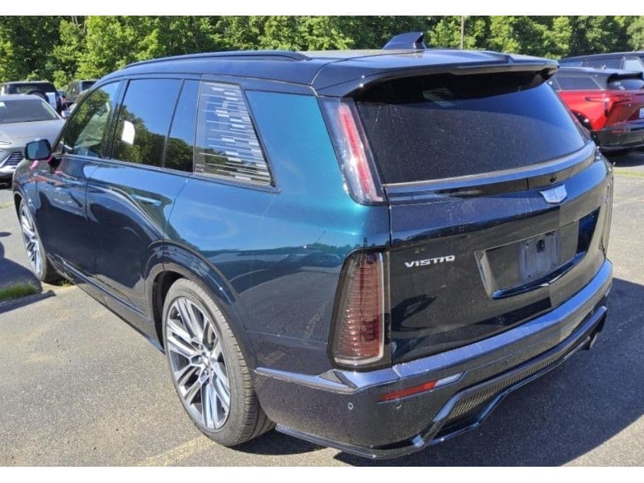 2026 Cadillac Vistiq view 4