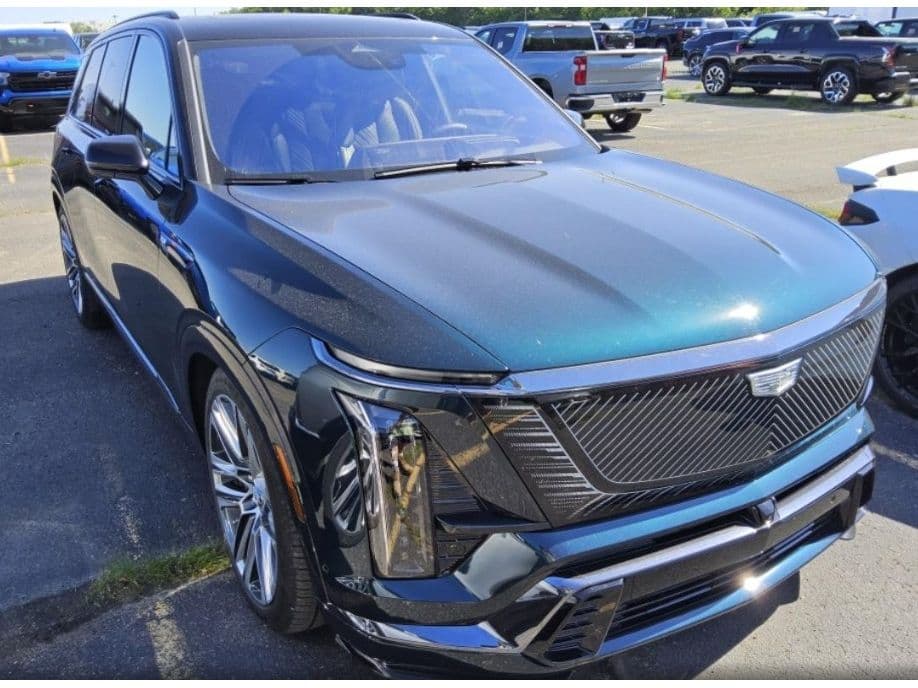 2026 Cadillac Vistiq view 2