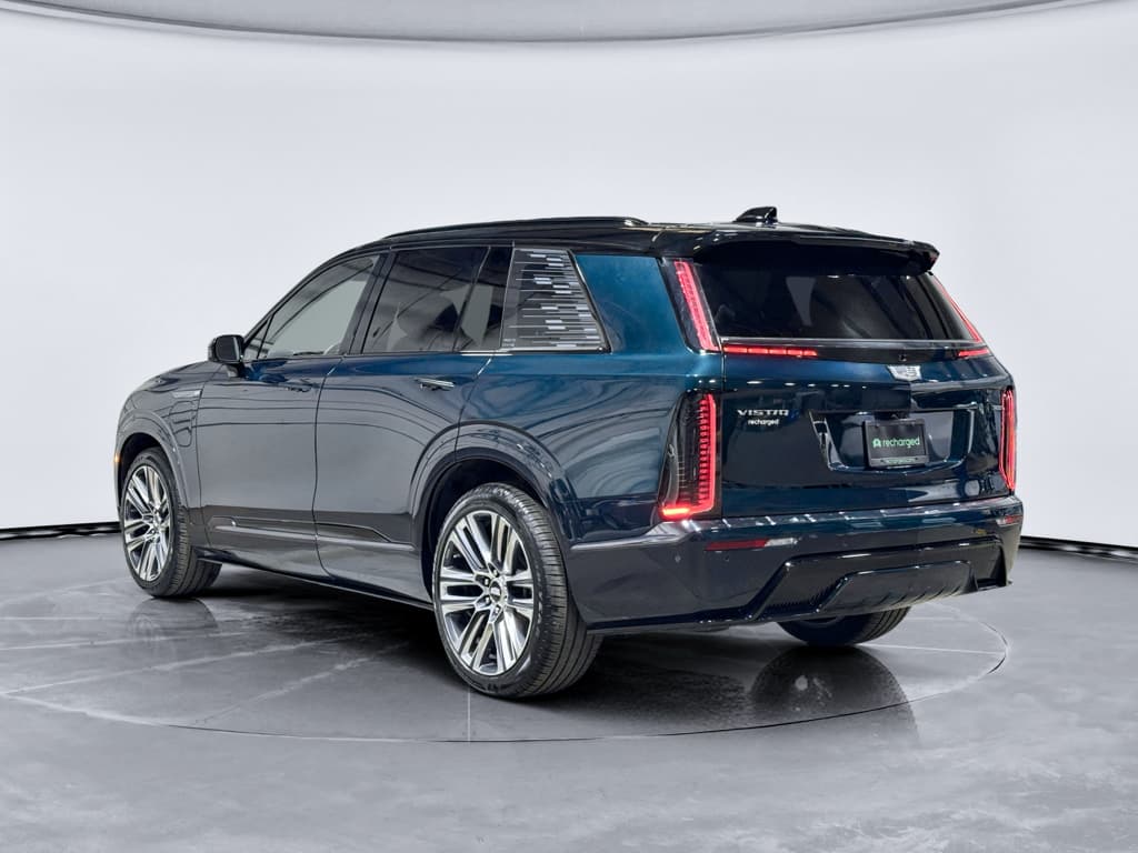 2026 Cadillac Vistiq view 2