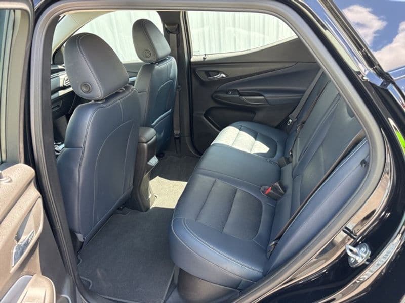 2023 Chevrolet Bolt EUV view 10