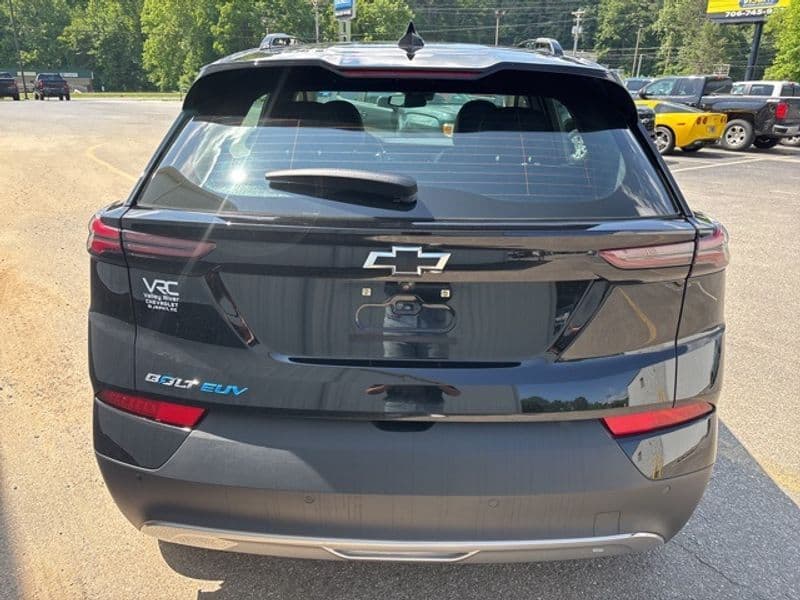 2023 Chevrolet Bolt EUV view 4