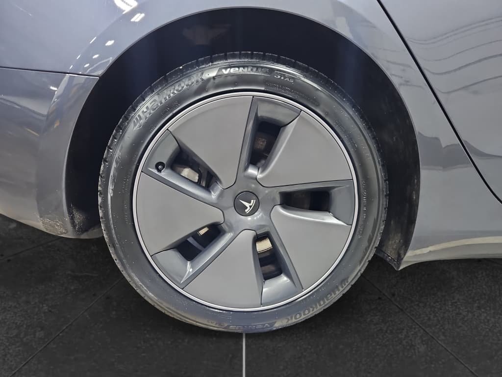 2020 Tesla Model 3 view 28