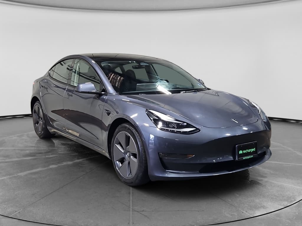 2020 Tesla Model 3 view 4