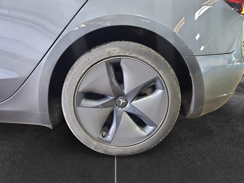 2020 Tesla Model 3 view 24