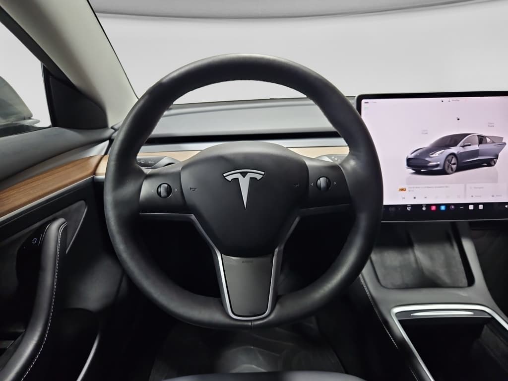 2020 Tesla Model 3 view 7