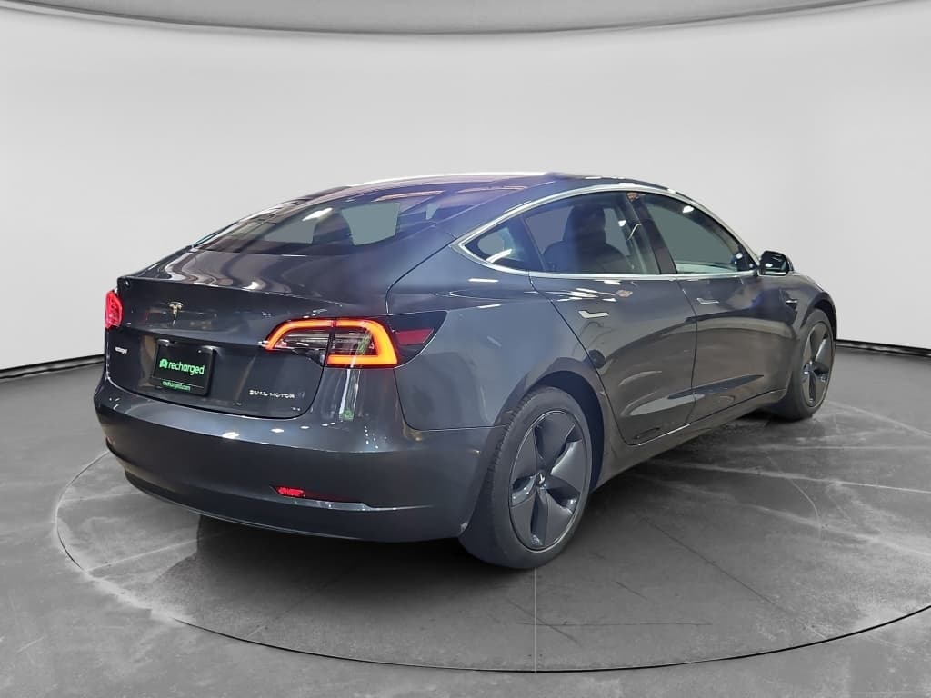 2020 Tesla Model 3 view 3