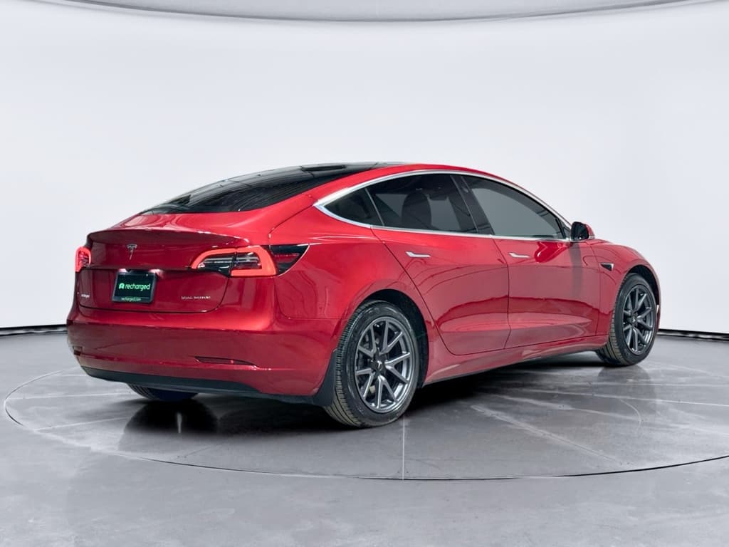 2020 Tesla Model 3 view 3