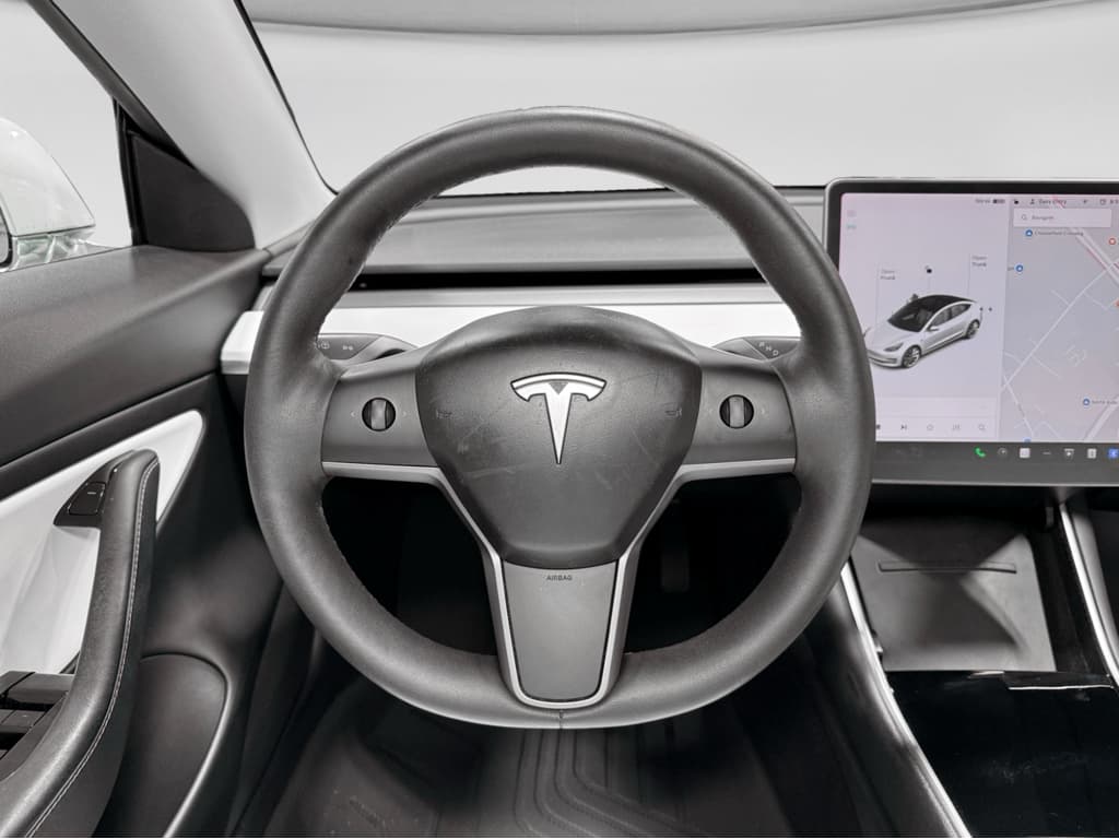 2020 Tesla Model 3 view 7