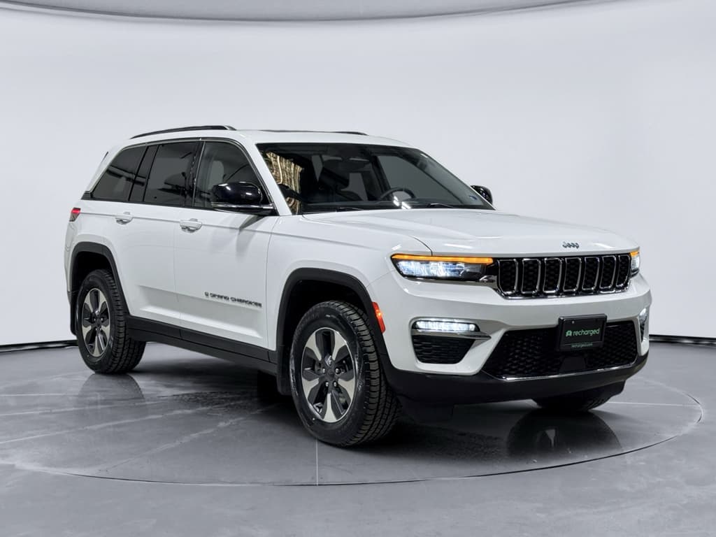 2022 Jeep Grand Cherokee 4xe view 4