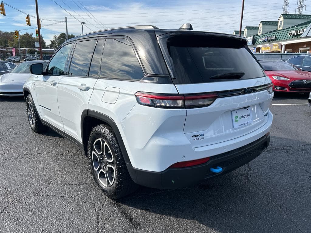 2022 Jeep Grand Cherokee 4xe view 2