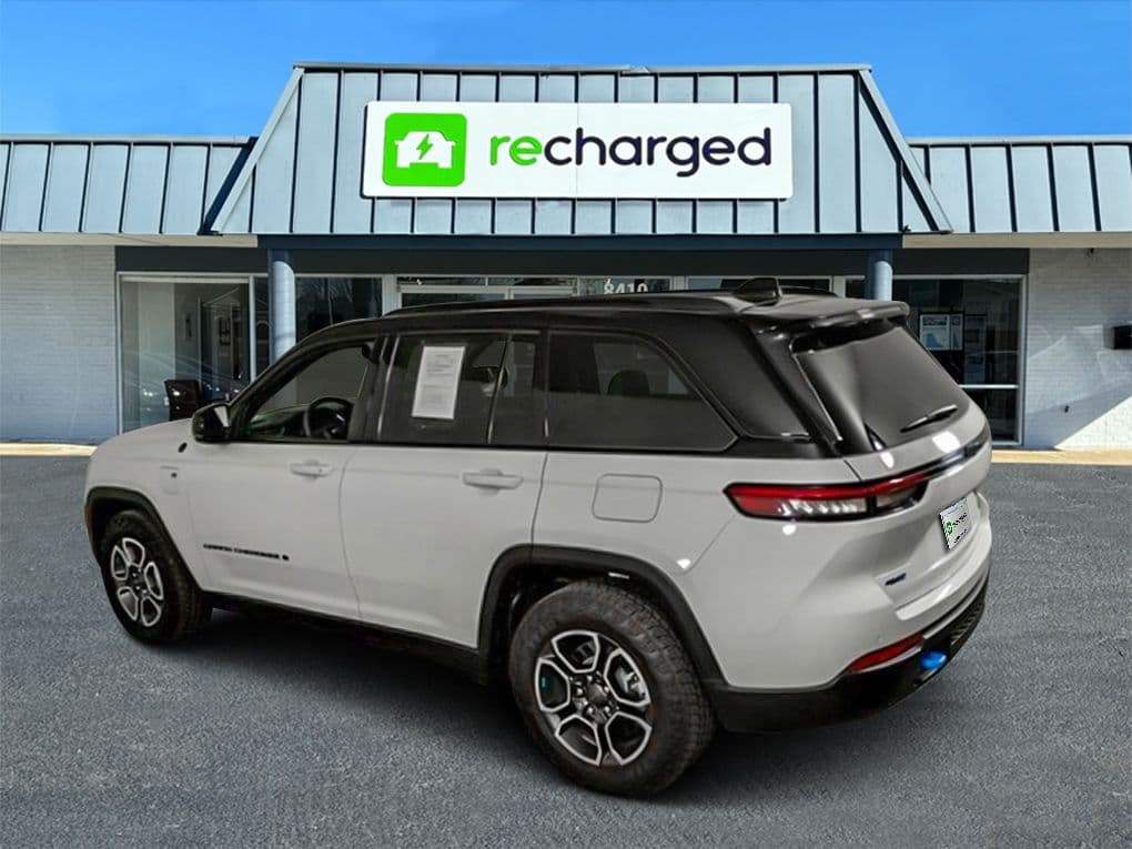 2022 Jeep Grand Cherokee 4xe view 5