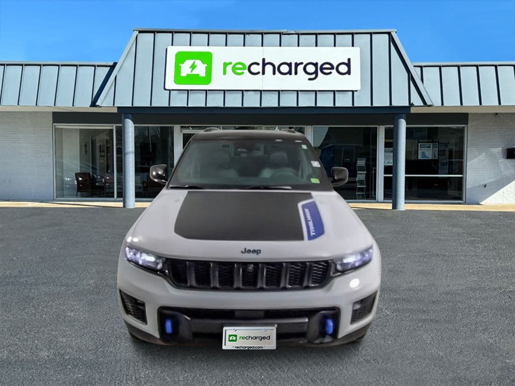 2022 Jeep Grand Cherokee 4xe view 3