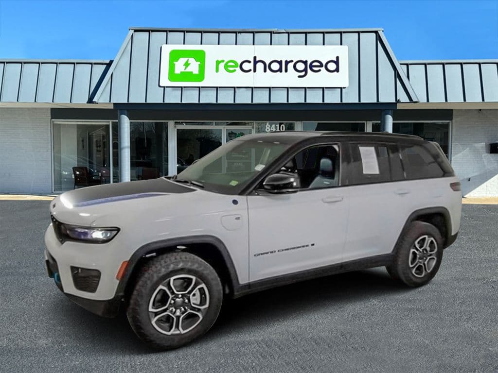 2022 Jeep Grand Cherokee 4xe view 2