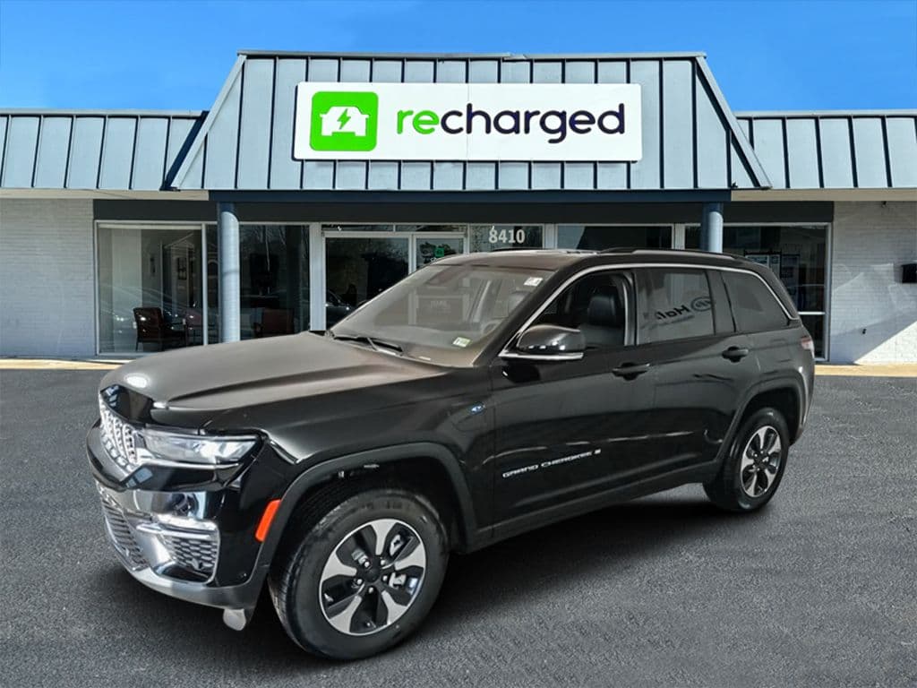 2022 Jeep Grand Cherokee 4xe view 2