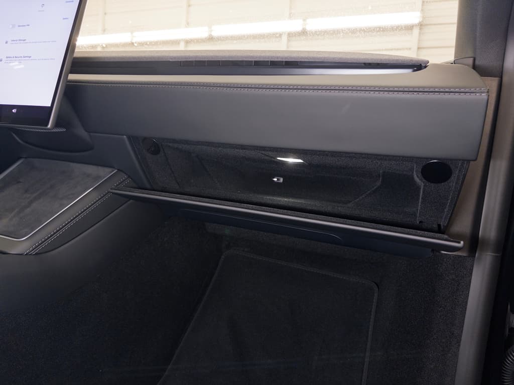 2026 Tesla Model Y view 21