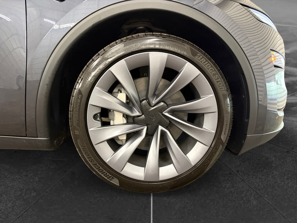 2026 Tesla Model Y view 38