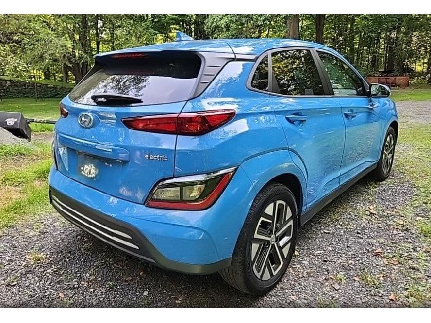 2022 Hyundai Kona EV view 2