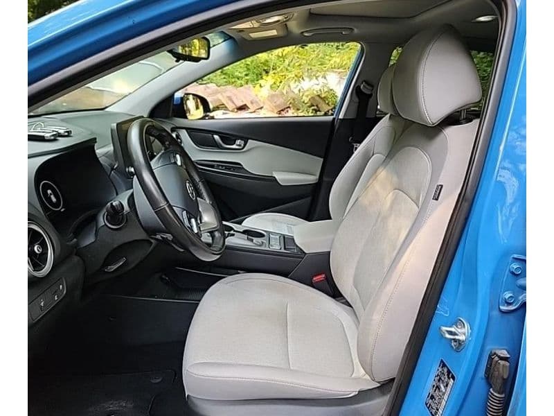 2022 Hyundai Kona EV view 5