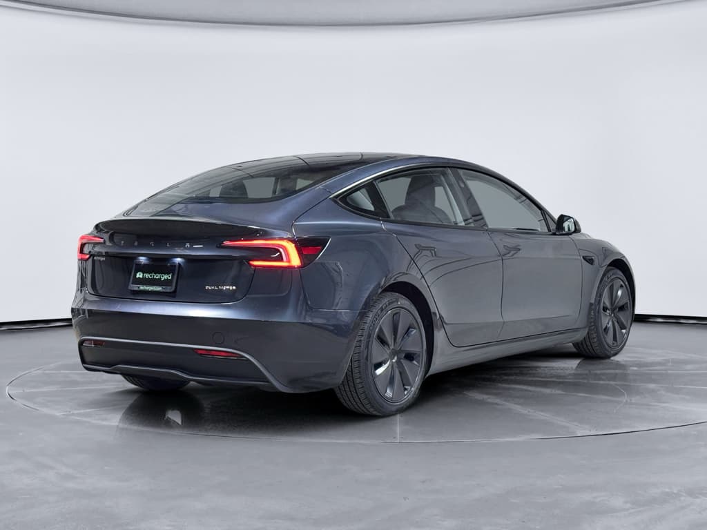 2024 Tesla Model 3 view 3