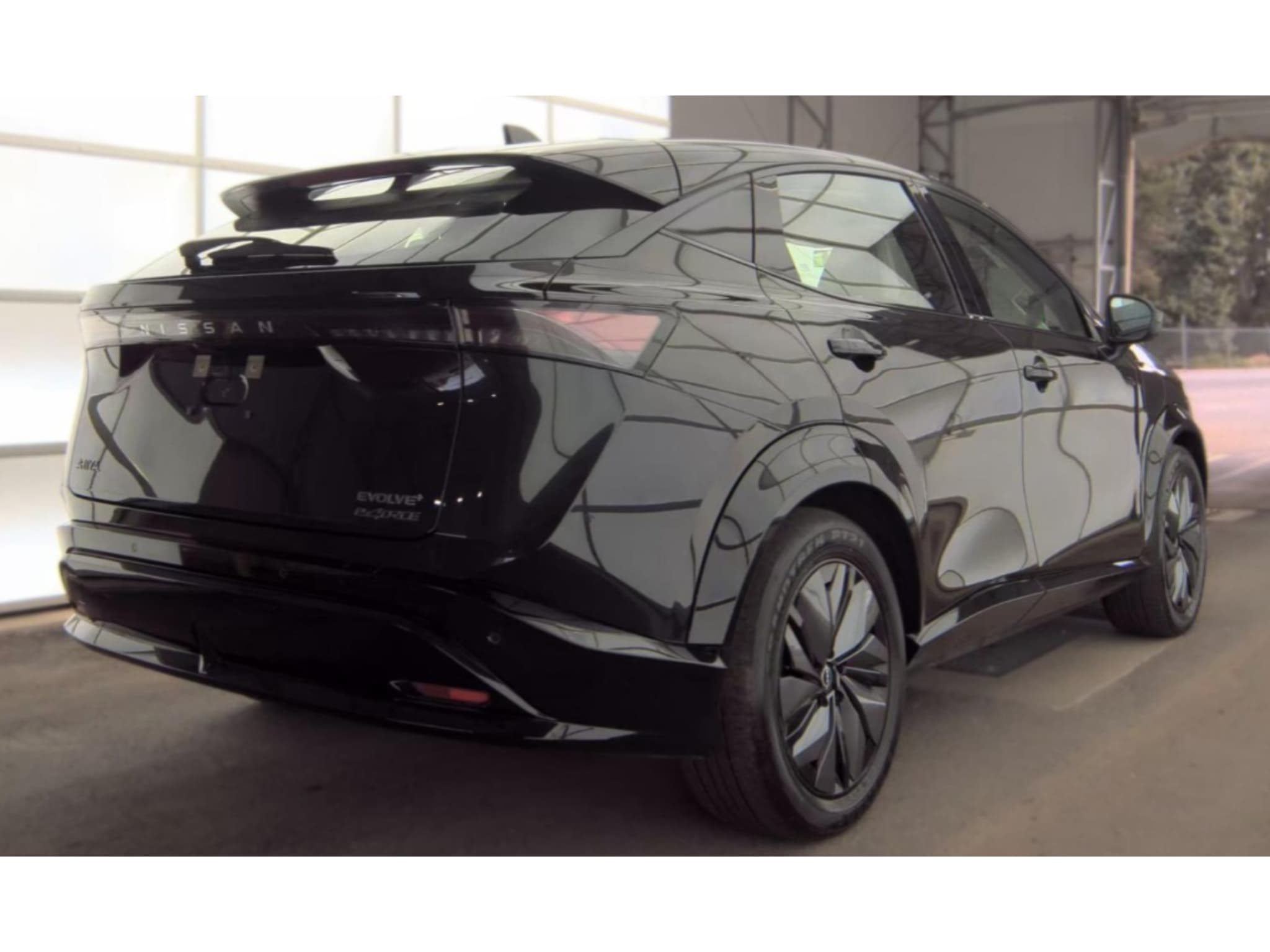 2024 Nissan Ariya view 4
