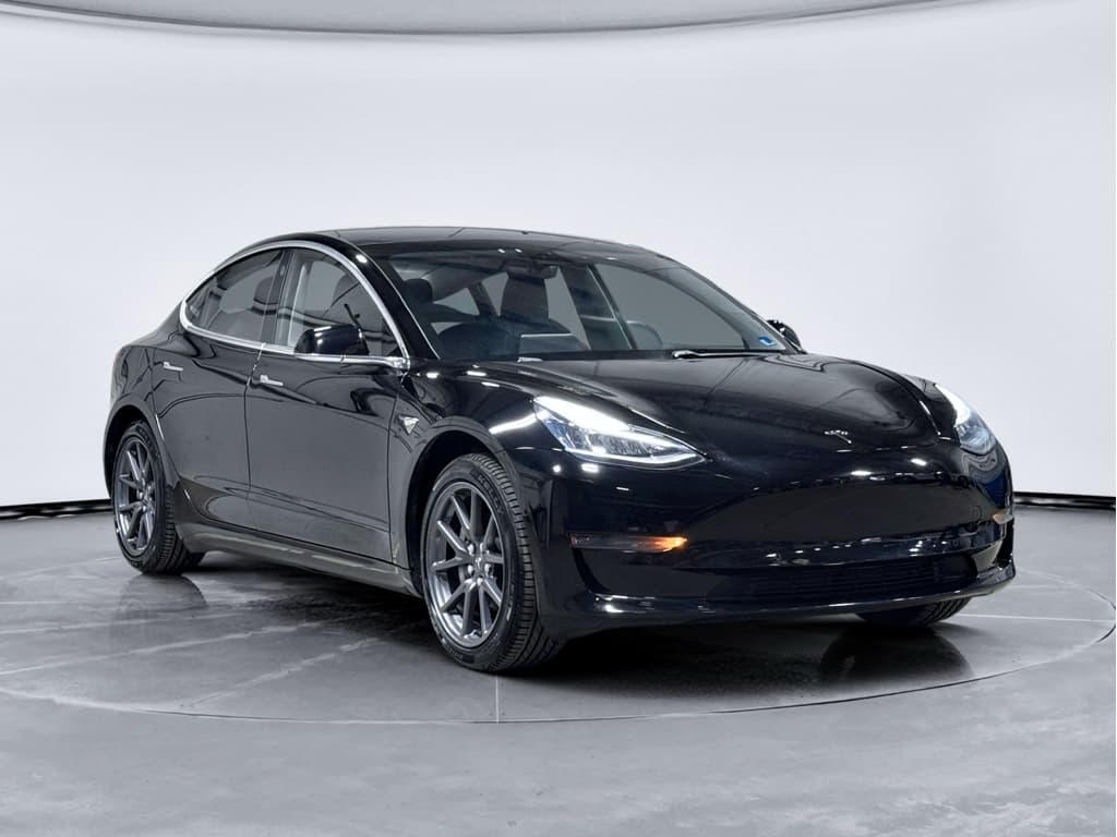 2020 Tesla Model 3 view 4
