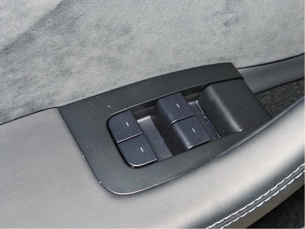 2024 Tesla Model 3 view 7