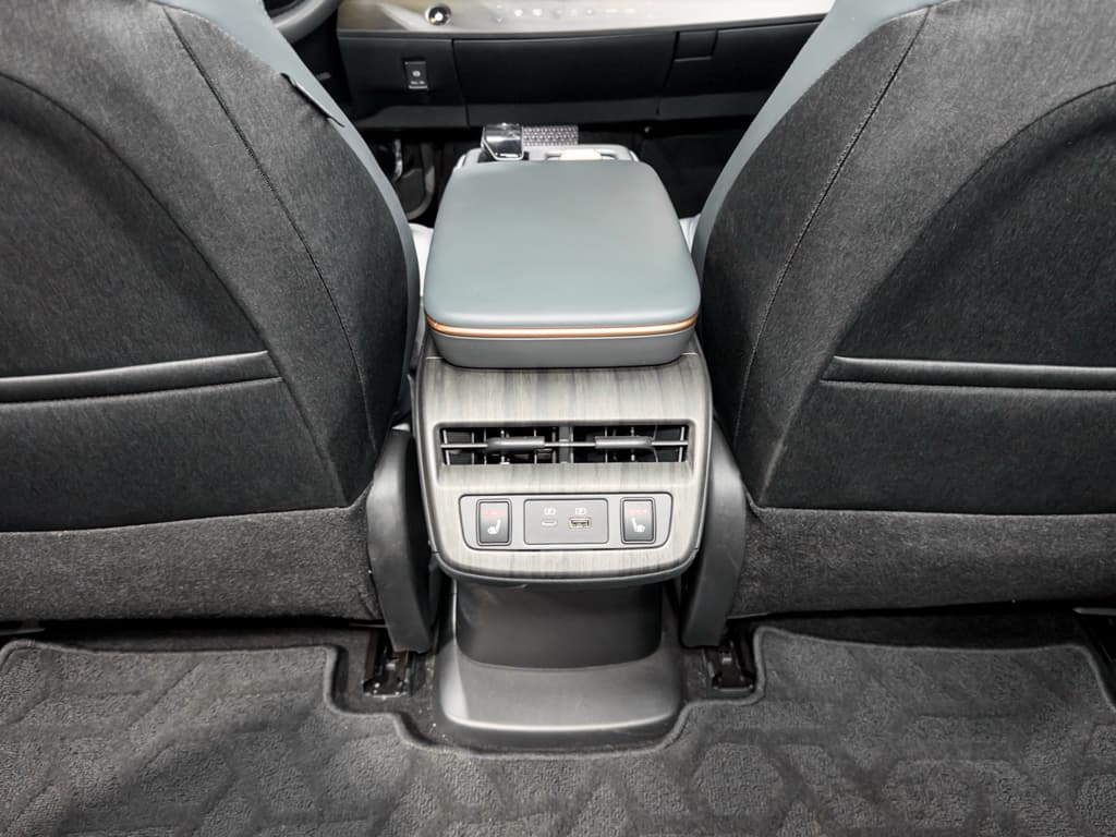 2024 Nissan Ariya view 20