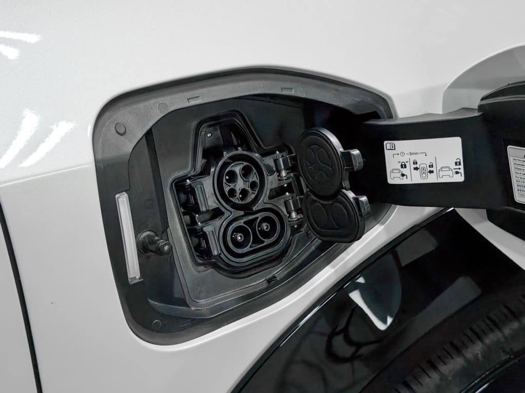 2024 Nissan Ariya view 5