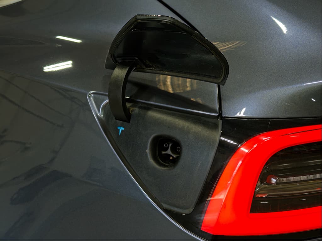 2020 Tesla Model 3 view 5