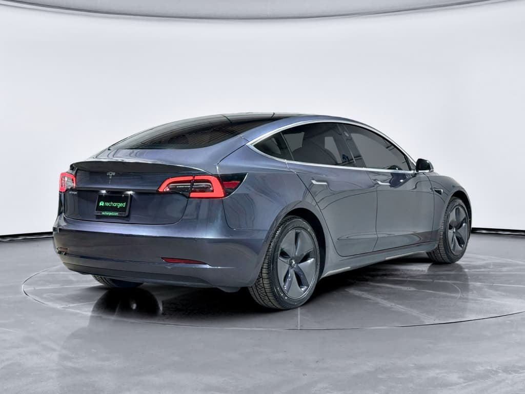 2020 Tesla Model 3 view 3