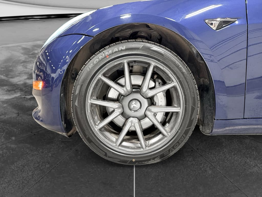 2020 Tesla Model 3 view 30