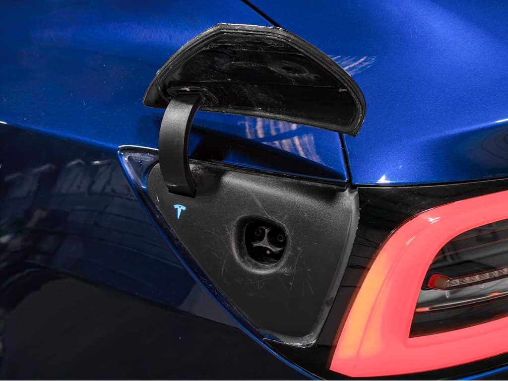 2020 Tesla Model 3 view 5