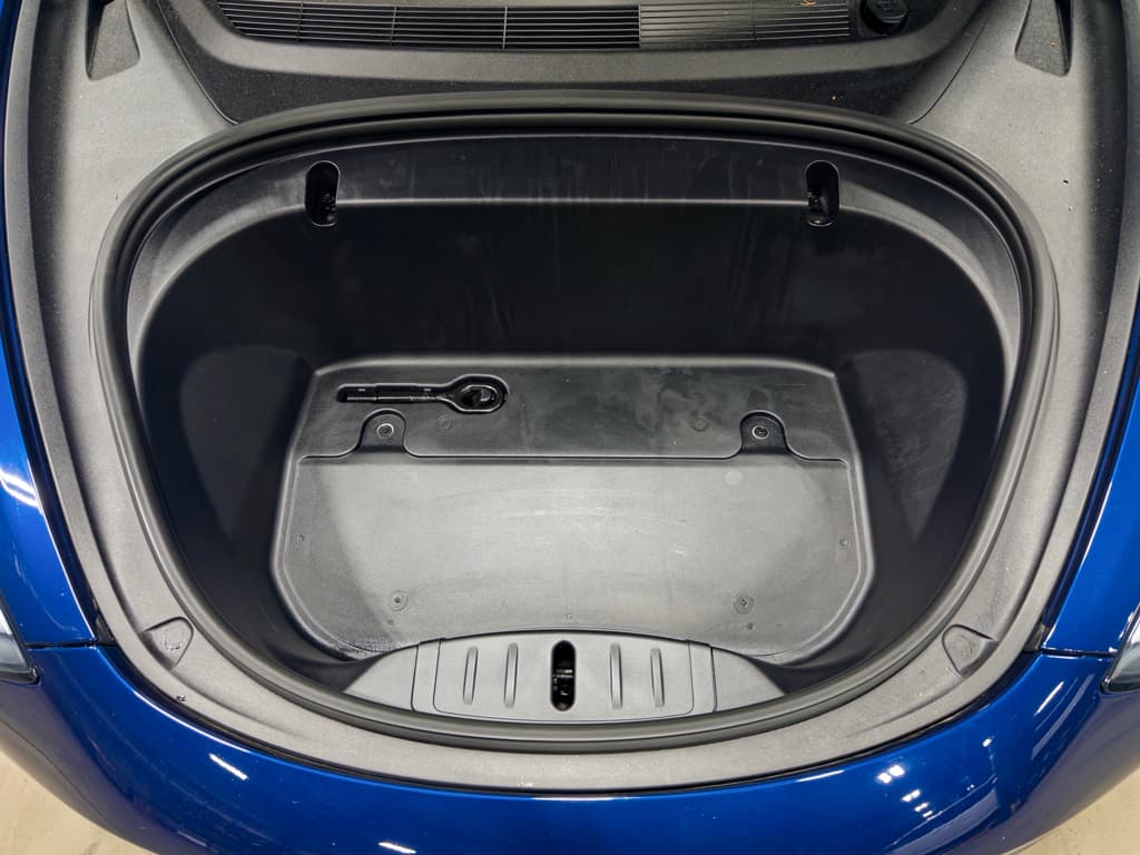 2020 Tesla Model 3 view 25