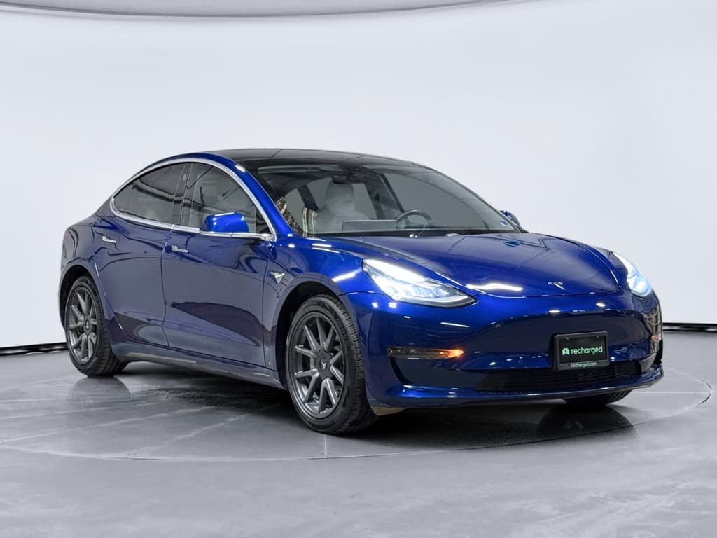 2020 Tesla Model 3 view 4