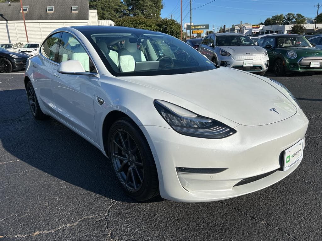 2020 Tesla Model 3 view 4