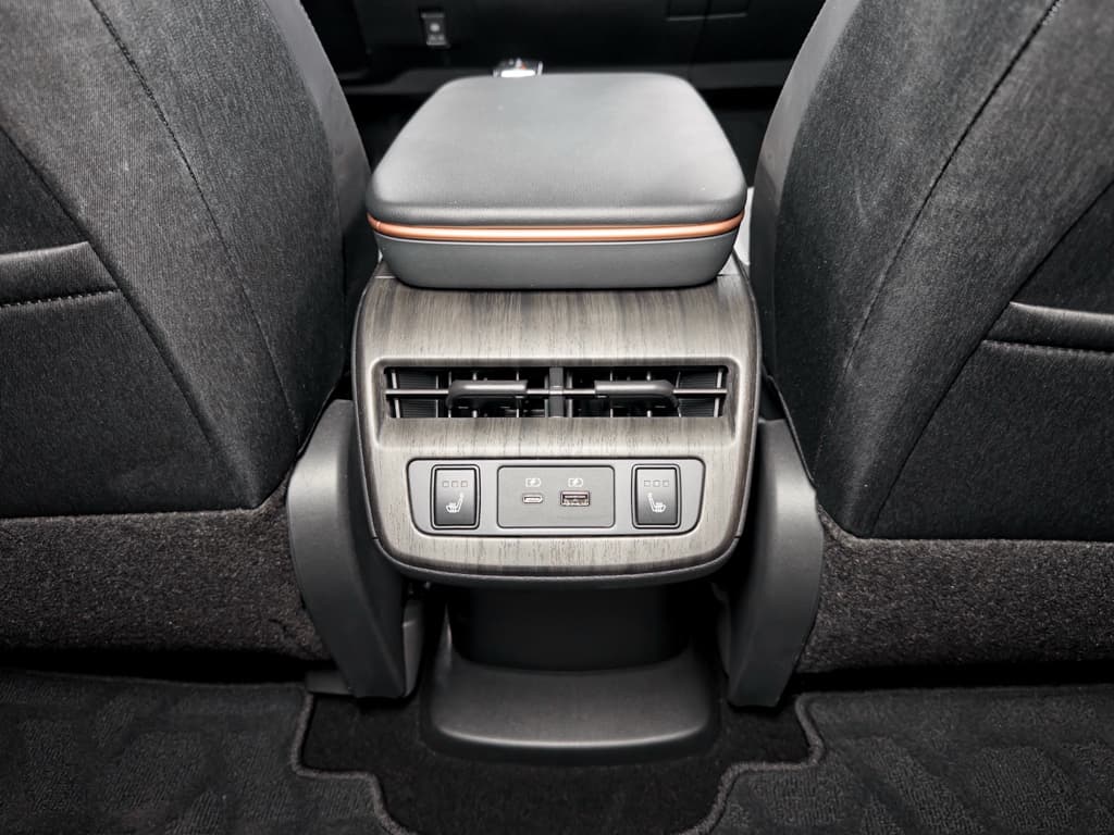 2024 Nissan Ariya view 22