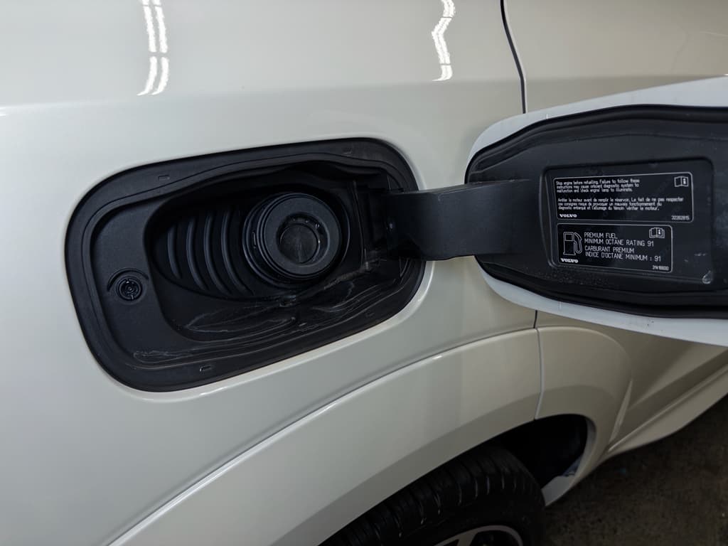 2024 Volvo XC60 view 6