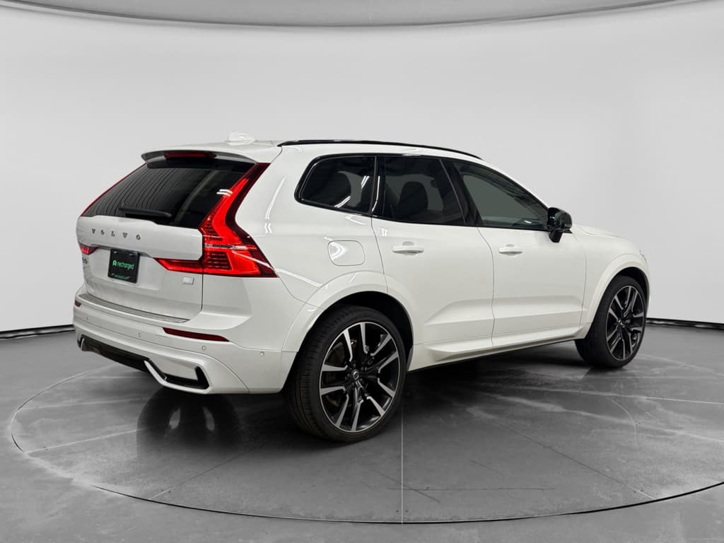 2024 Volvo XC60 view 3