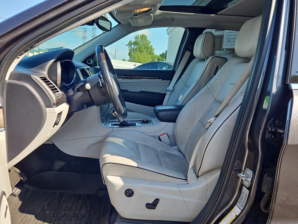 2017 Jeep Grand Cherokee view 5