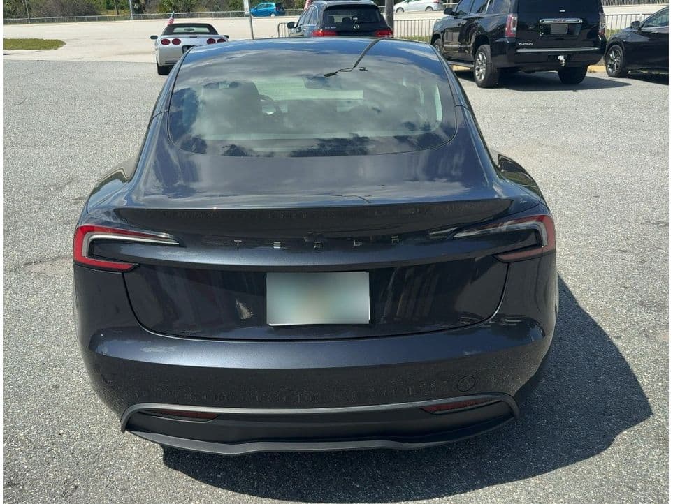 2024 Tesla Model 3 view 4