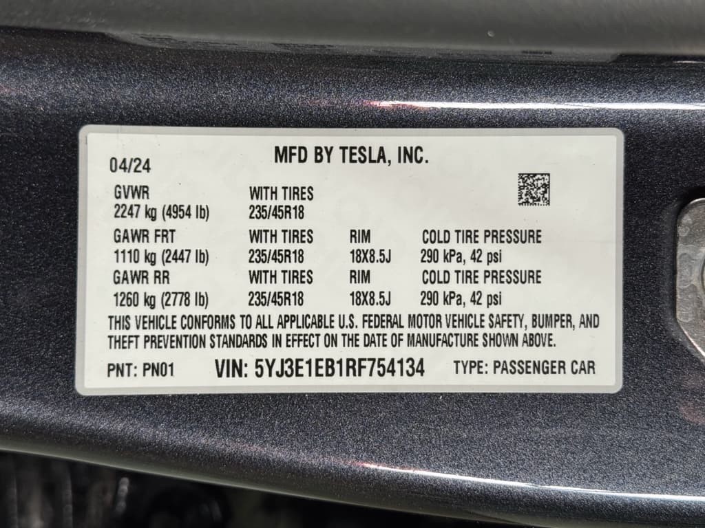 2024 Tesla Model 3 view 27